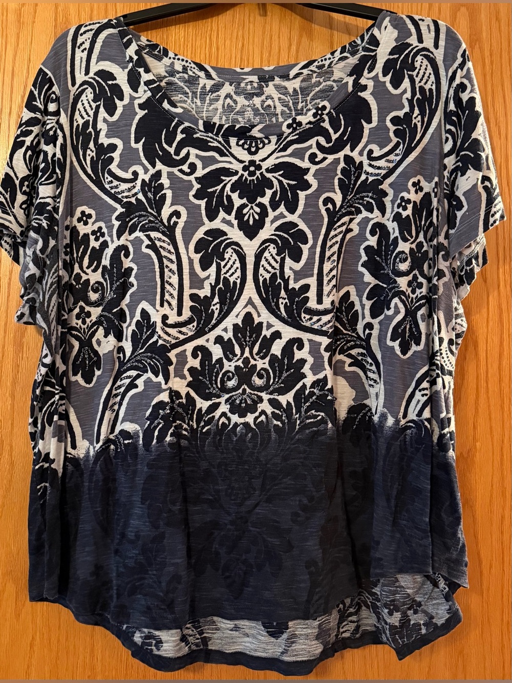 3X sequins Sonoma Navy and White Short-Sleeve Top shirt. Great used condition